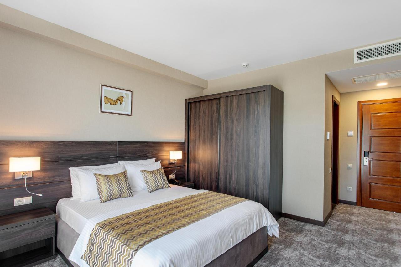 Vinum Hotel Tiflis Exterior foto