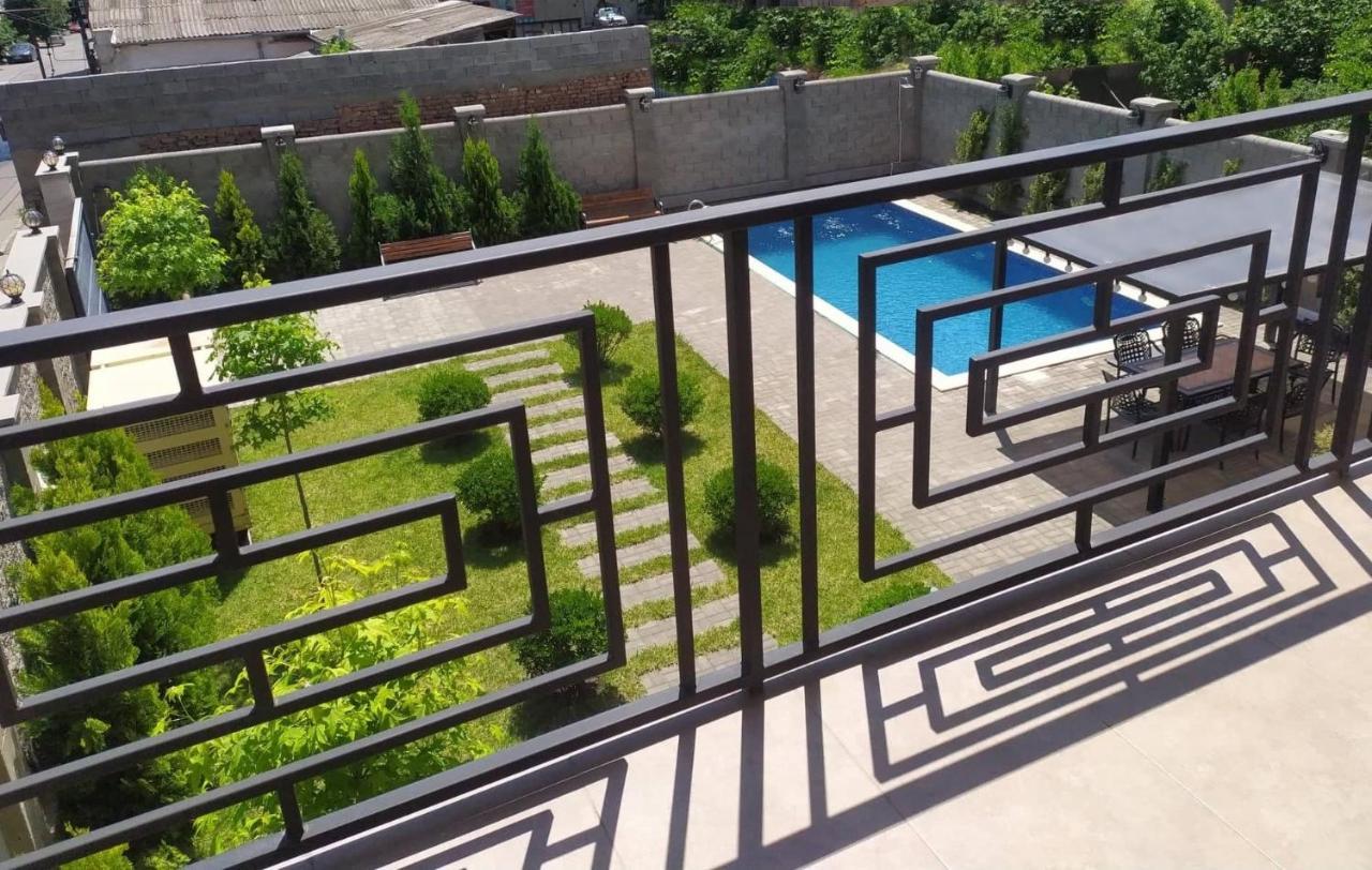 Vinum Hotel Tiflis Exterior foto